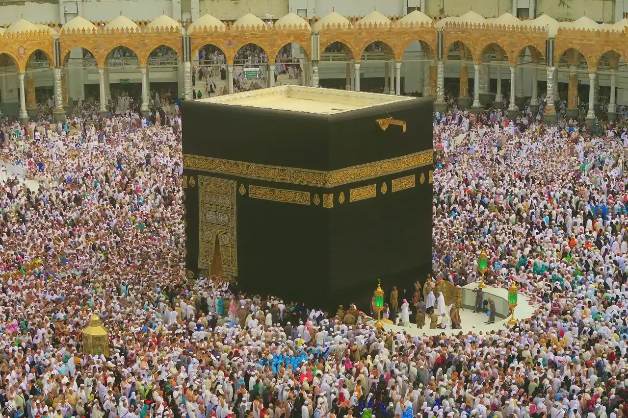 Masjid al-Haram and Kaaba in Makkah during Tawaf